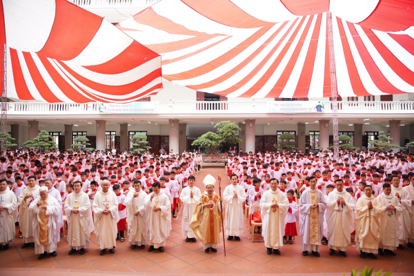 Đại Chủng viện Thánh Tâm Thái Bình tổ chức Ngày lễ Chúa Chiên Lành - Cầu nguyện cho Ơn Thiên triệu 2023