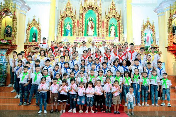 Thánh lễ ra mắt xứ đoàn TNTT Phê-rô Đinh Văn Dũng – Giáo xứ Đồng Vân