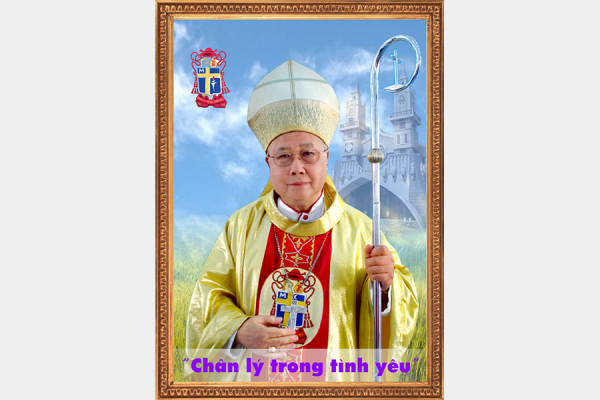 Gia đình Nhà Chung và ĐCV Thánh Tâm Thái Bình hiệp dâng Thánh lễ Giỗ lần thứ 4 - Đức Cha Cố FX Nguyễn Văn Sang