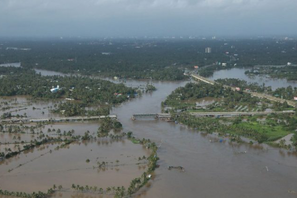 Nữ tu bang Kerala, Ấn đô, dấn thân giúp đỡ nạn nhân lũ lụt
