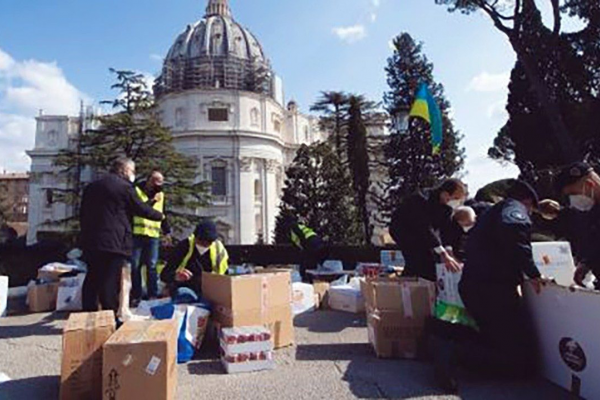 Vatican lập nơi quyên góp thuốc men và vật dụng giúp Ucraina