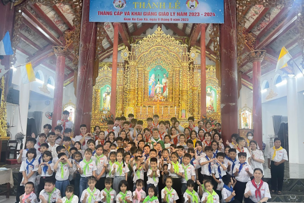 Thánh lễ Khai Giảng năm học và Thăng cấp đoàn sinh Xứ đoàn TNTT Giuse Tuân – Giáo xứ Cao Xá