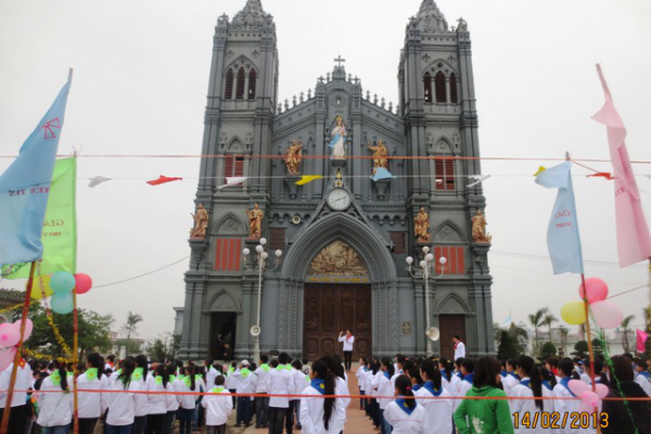 Xứ đoàn TNTT liên xứ Đồng Quan - Truyền Tin tổ chức hội chợ Xuân 2013