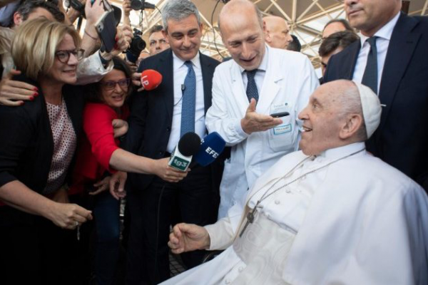 Đức Thánh Cha xuất viện và sẵn sàng cho các chuyến tông du  Vatican News