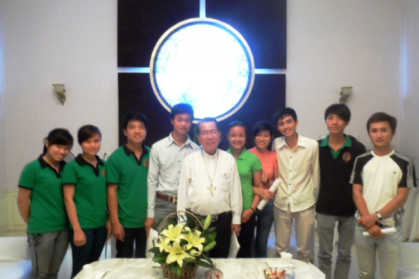GPTB - Nhóm SVCGLĐP Thái Bình mừng Bổn Mạng Đức Cha Phêrô – Giám Mục Giáo phận - 2013