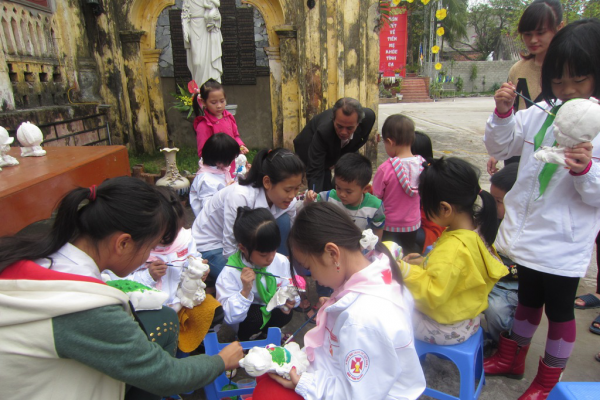Xứ Đoàn TNTT Giuse Túc Gx Tp Hưng Yên tổ chức hội chợ Xuân 2015 với chủ để 