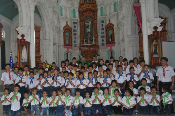 Liên đoàn TNTT Giuse Khang GPTB - Hình ảnh thánh lễ ra mắt xứ đoàn TNTT Phêrô Nguyễn Bá Tuần - Giáo xứ Vĩnh Phúc - 2015