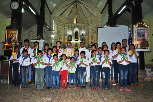 Liên đoàn TNTT Giuse Khang GPTB - Lễ ra mắt và tuyên hứa Xứ đoàn Phê-rô Tuần - Giáo xứ Lực Điền - 2015