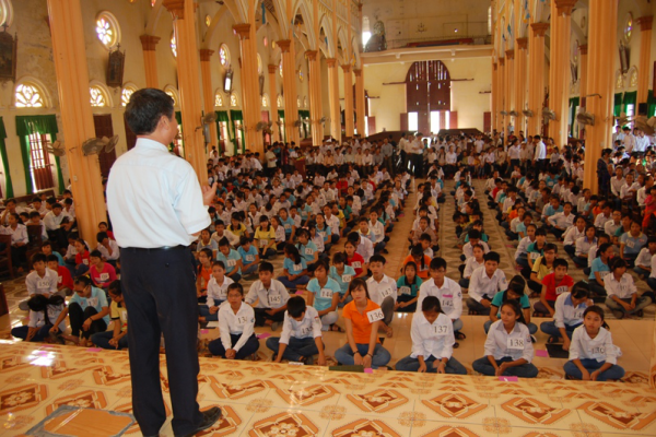 Giáo hạt Tiền Hải tổ chức thi Giáo lý Năm Đức Tin tại Giáo xứ Trung Đồng