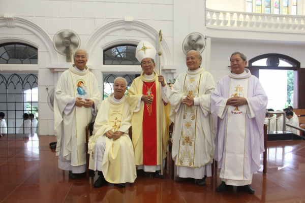 Thánh lễ tạ ơn mừng kim khánh linh mục của quý cha cố Giáo phận Thái Bình